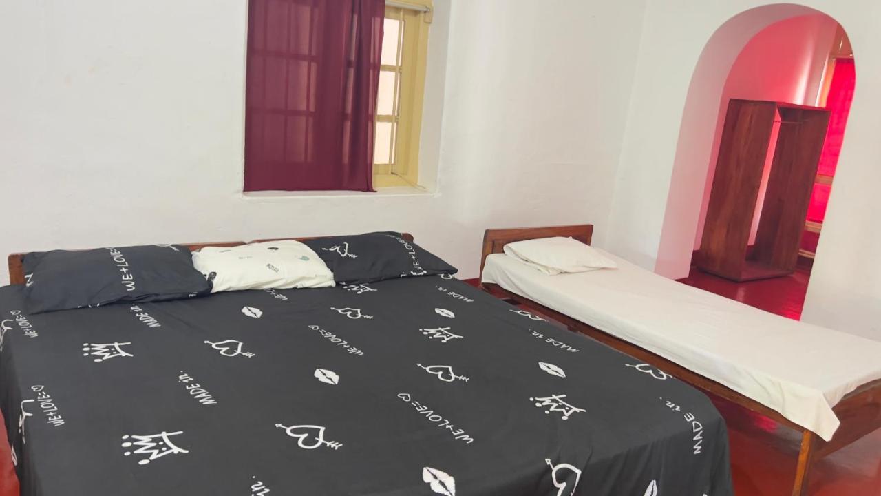 Resthouse Vavuniya Hotel Bagian luar foto